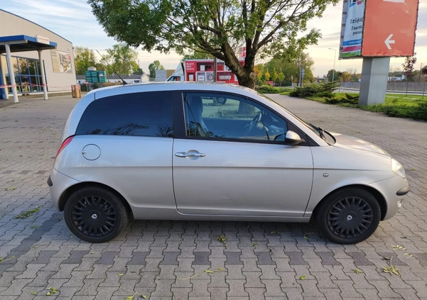 Lancia Ypsilon cena 9500 przebieg: 177100, rok produkcji 2004 z Opole małe 137